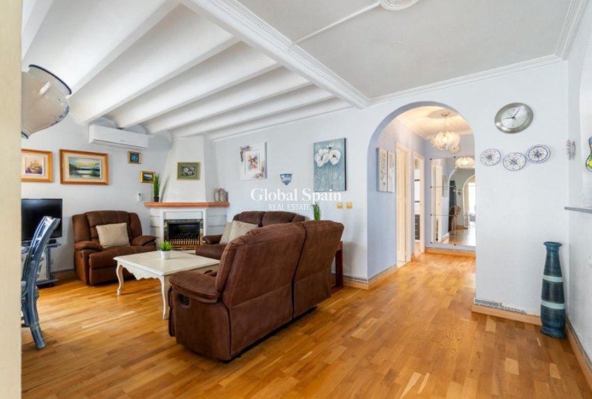 Revente - Villa -
ORIHUELA COSTA - Playa Flamenca