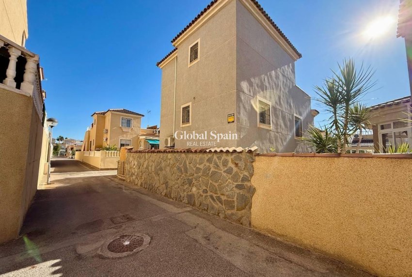 Revente - VILLA -
ORIHUELA COSTA - Playa Flamenca