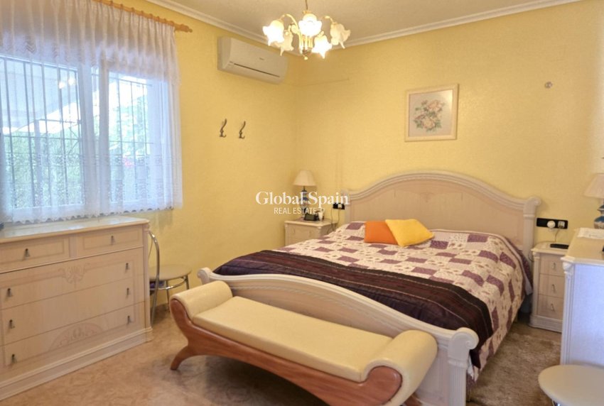 Revente - VILLA -
ORIHUELA COSTA - Playa Flamenca