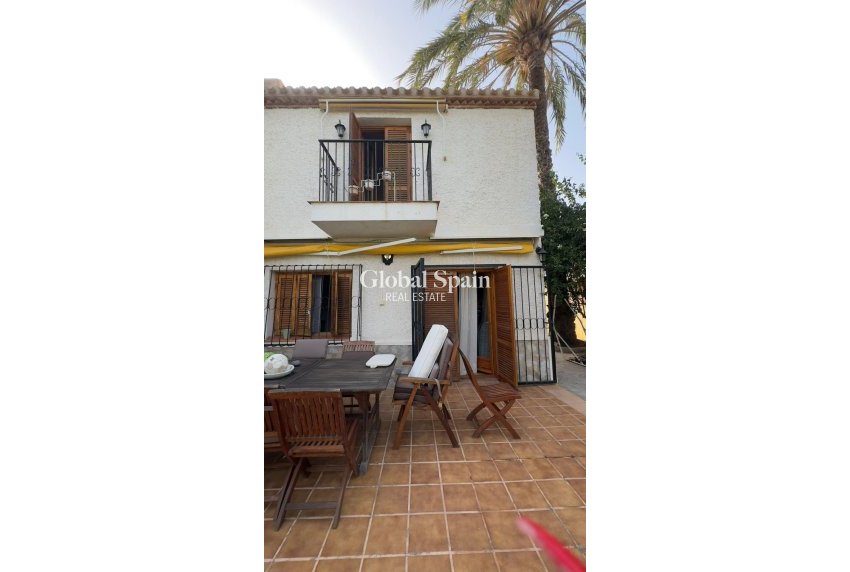 Revente - VILLA -
ORIHUELA COSTA - Punta Prima