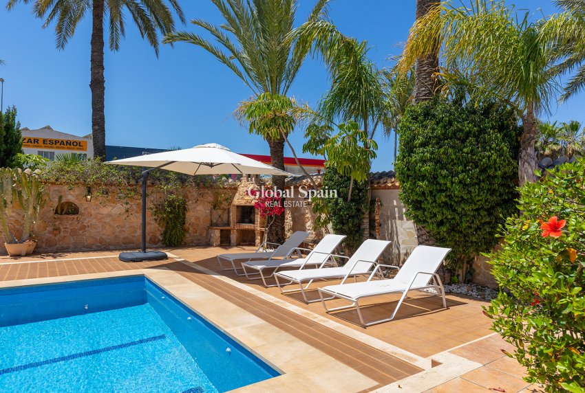 Revente - Villa -
ORIHUELA COSTA - Punta Prima