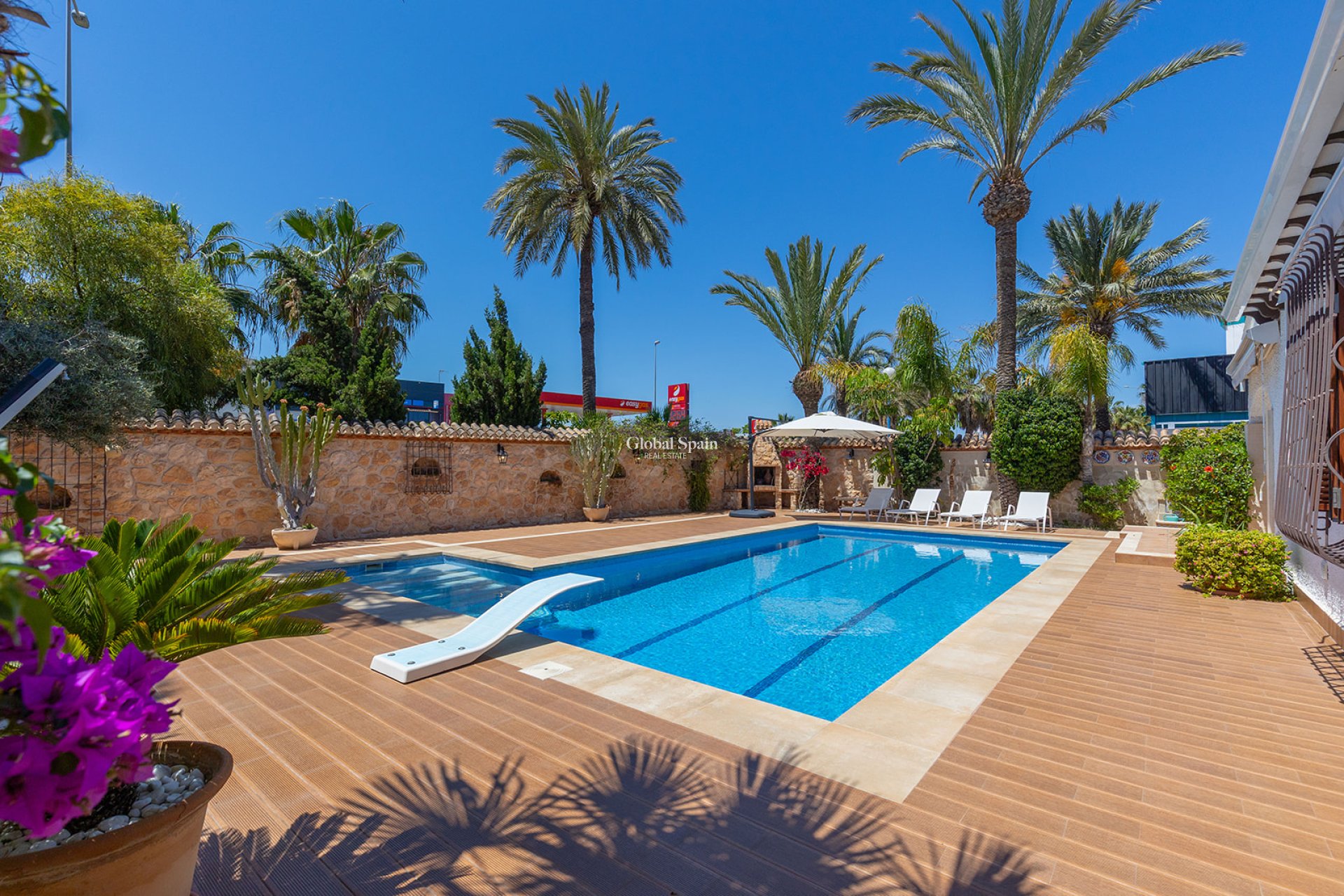Revente - Villa -
ORIHUELA COSTA - Punta Prima