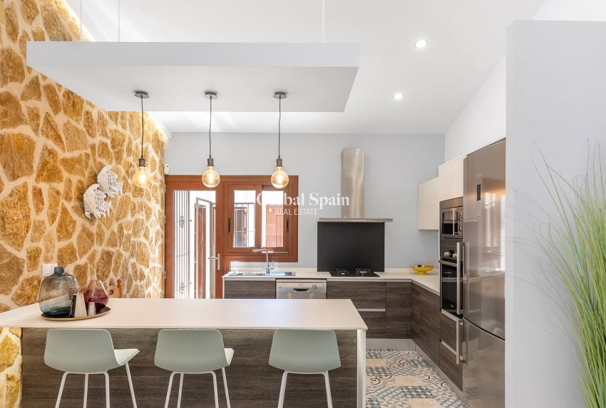 Revente - Villa -
ORIHUELA COSTA - Punta Prima