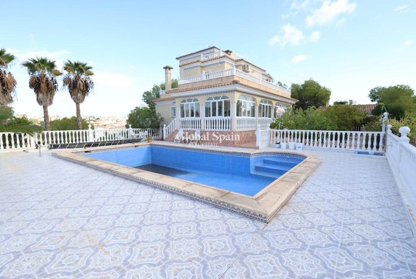 Revente - Villa -
ORIHUELA COSTA - VILLAMARTÍN