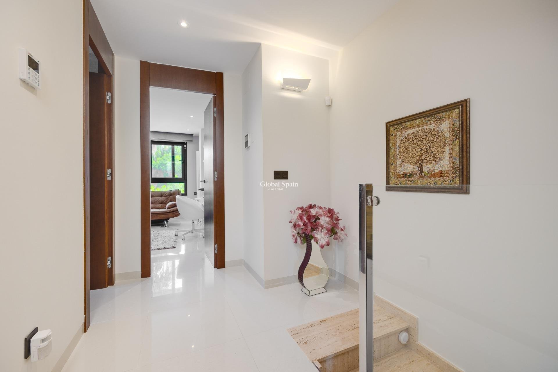 Revente - Villa -
ORIHUELA COSTA - VILLAMARTÍN