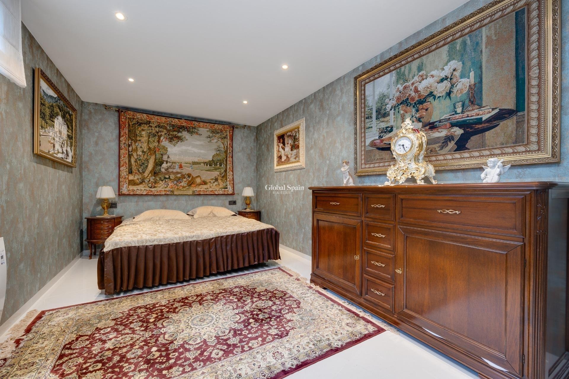 Revente - Villa -
ORIHUELA COSTA - VILLAMARTÍN