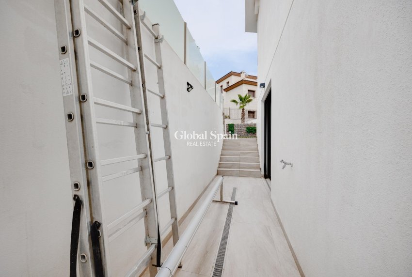 Revente - Villa -
ORIHUELA COSTA - VILLAMARTÍN