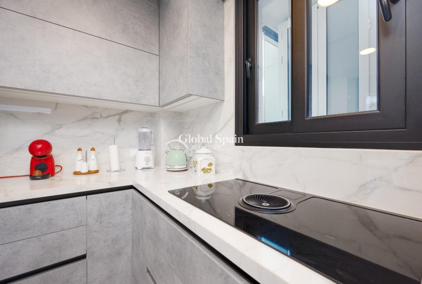 Revente - Villa -
ORIHUELA COSTA - VILLAMARTÍN