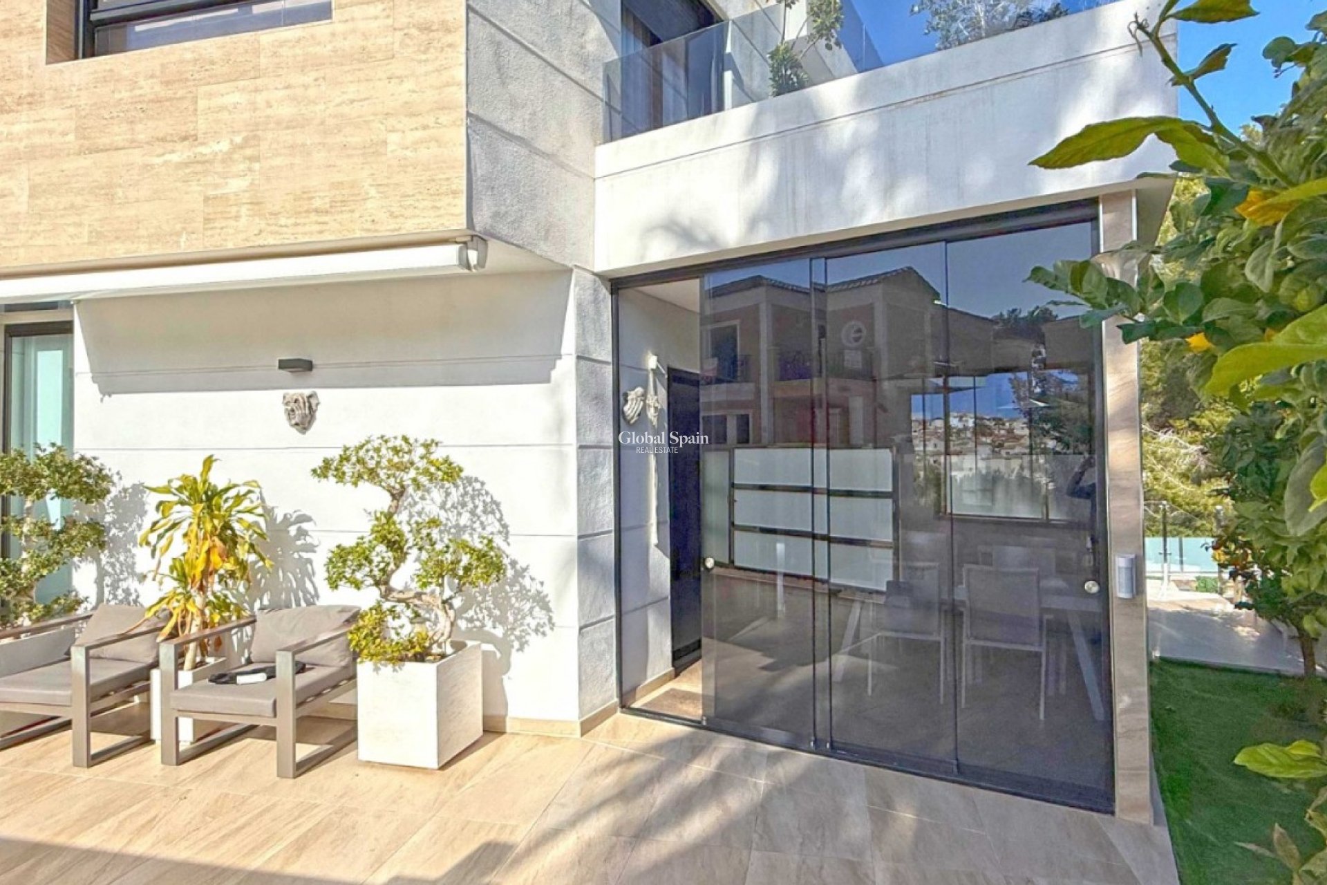 Revente - Villa -
ORIHUELA COSTA - VILLAMARTÍN