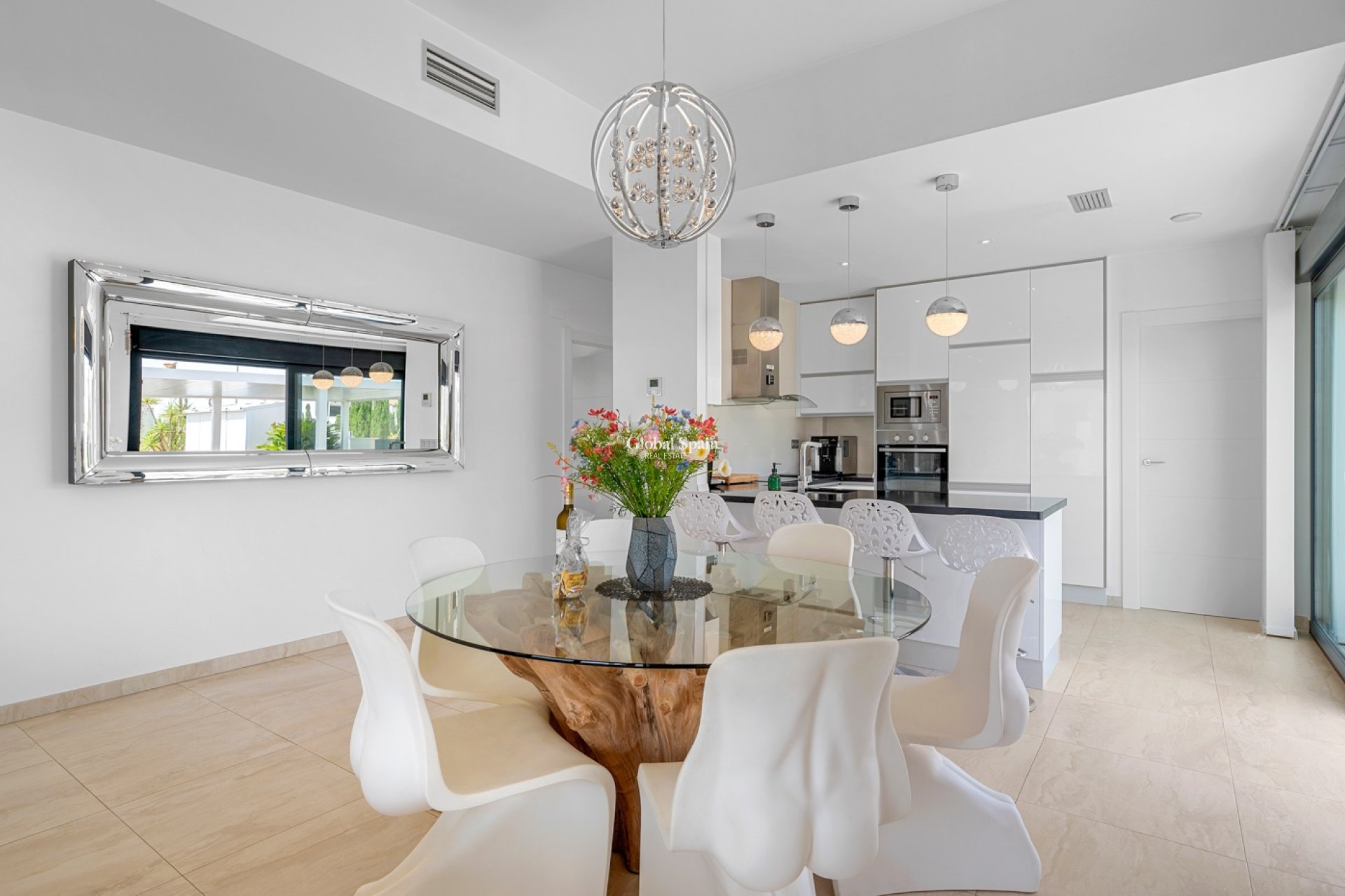 Revente - VILLA -
ORIHUELA COSTA - VILLAMARTÍN