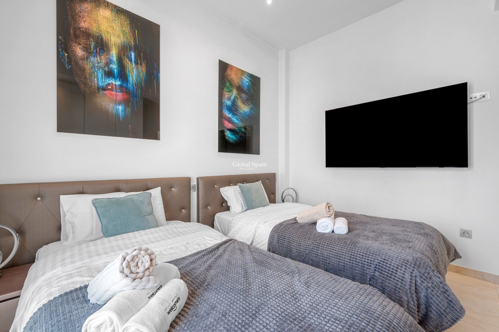 Revente - VILLA -
ORIHUELA COSTA - VILLAMARTÍN