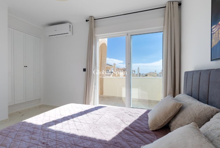 Revente - Villa -
ORIHUELA COSTA - VILLAMARTÍN