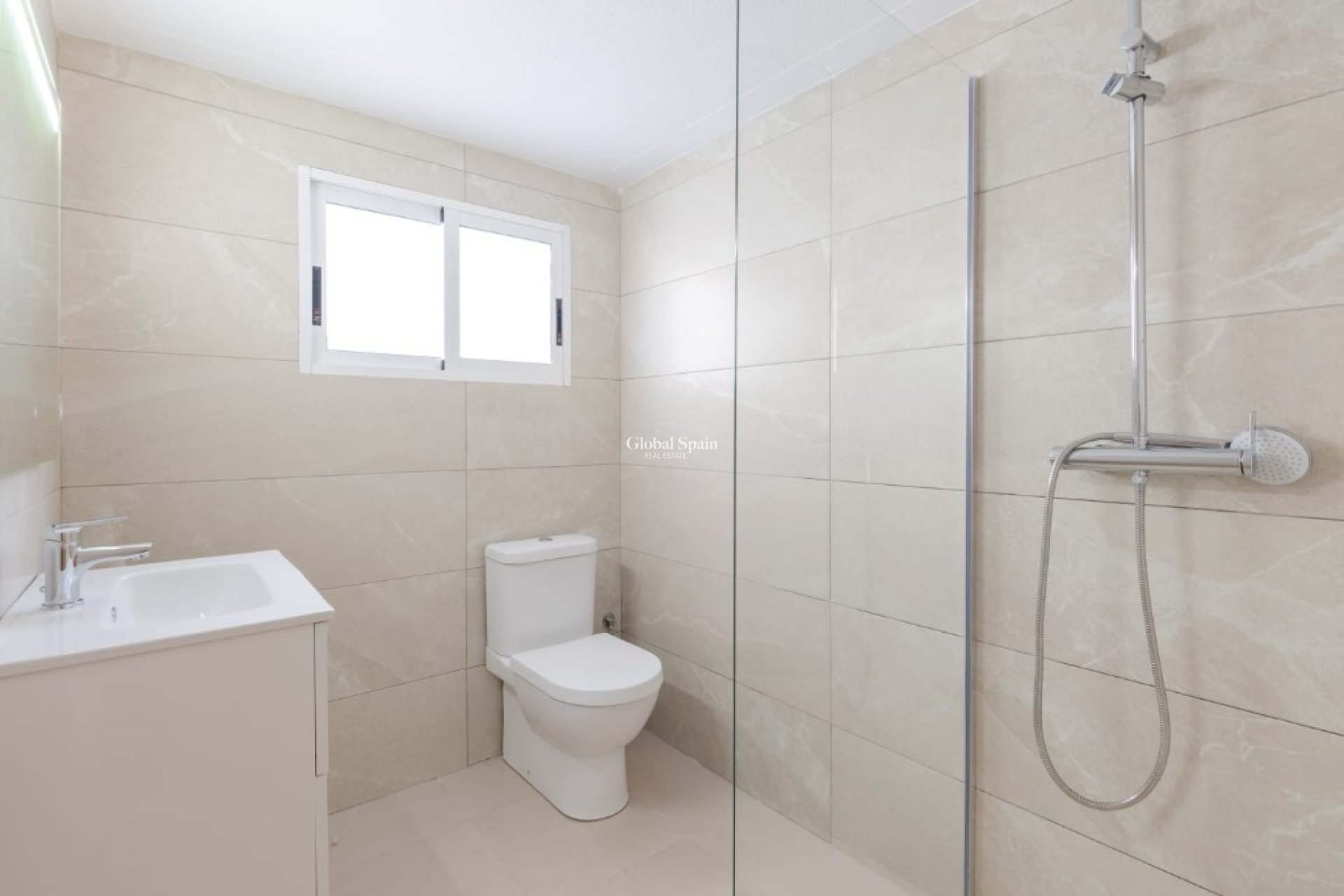 Revente - Villa -
ORIHUELA COSTA - VILLAMARTÍN