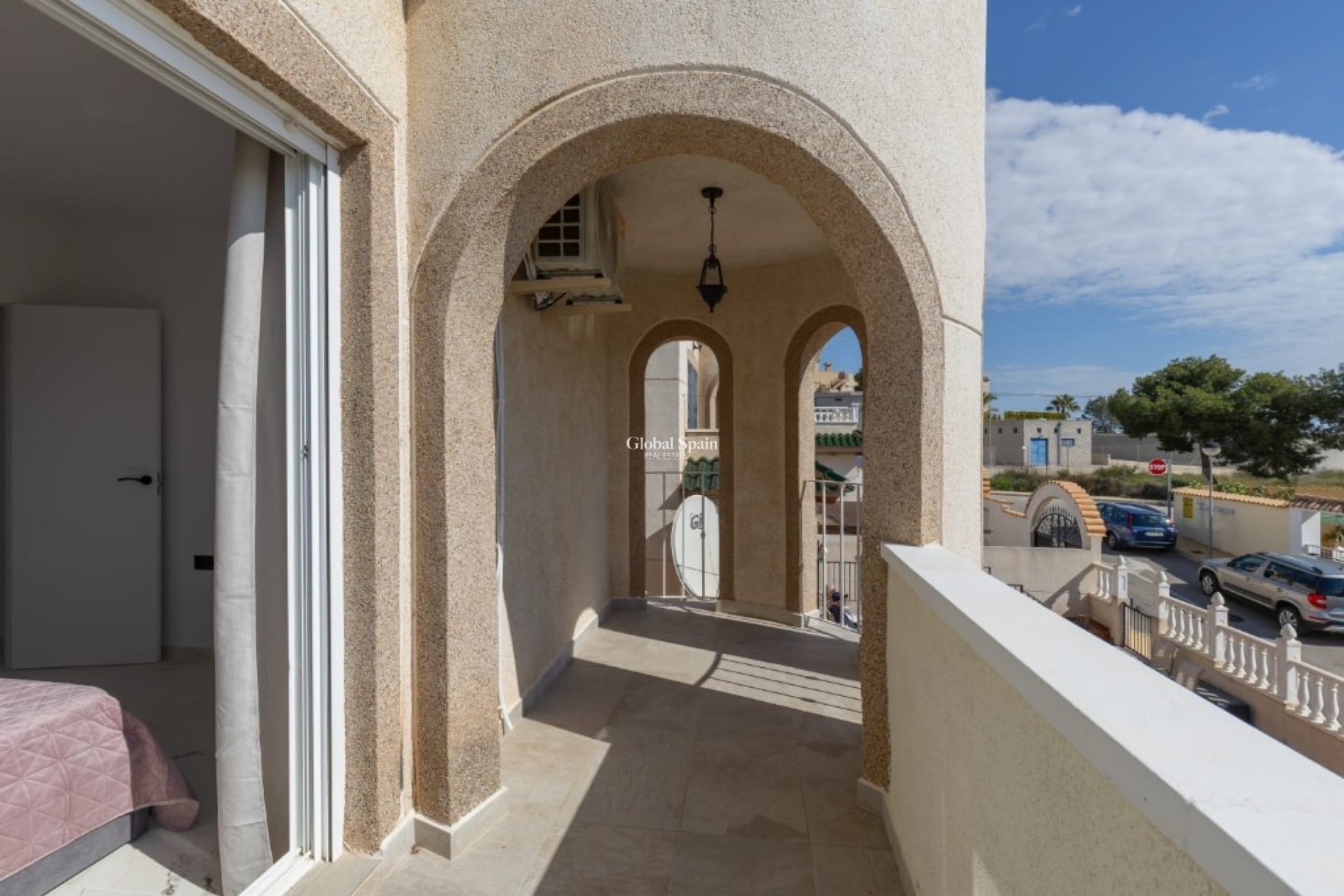 Revente - Villa -
ORIHUELA COSTA - VILLAMARTÍN