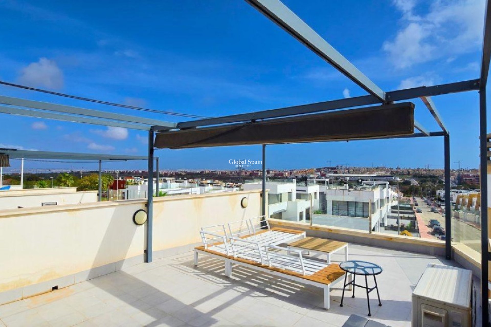 Revente - Villa -
ORIHUELA COSTA - VILLAMARTÍN