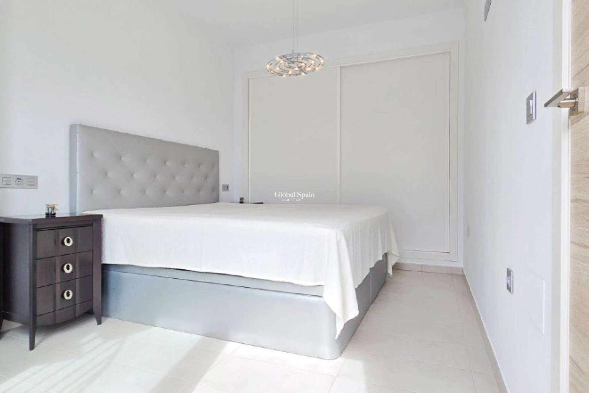 Revente - Villa -
ORIHUELA COSTA - VILLAMARTÍN