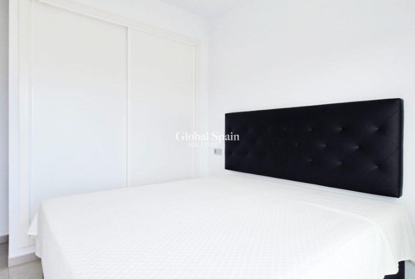 Revente - Villa -
ORIHUELA COSTA - VILLAMARTÍN