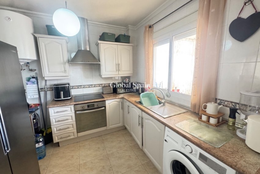 Revente - Villa -
ORIHUELA COSTA - VILLAMARTÍN