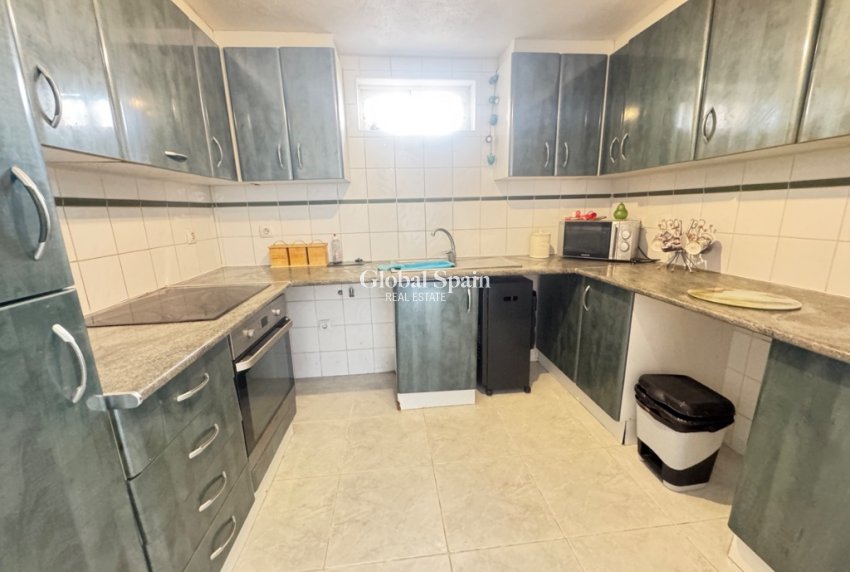 Revente - Villa -
ORIHUELA COSTA - VILLAMARTÍN