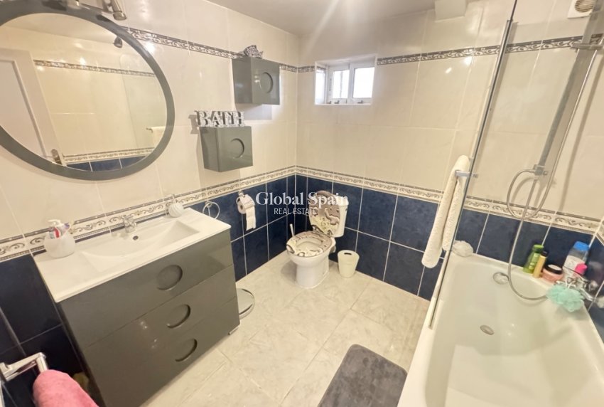 Revente - Villa -
ORIHUELA COSTA - VILLAMARTÍN