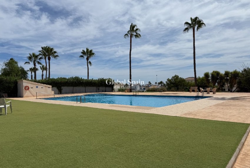 Revente - Villa -
ORIHUELA COSTA - VILLAMARTÍN