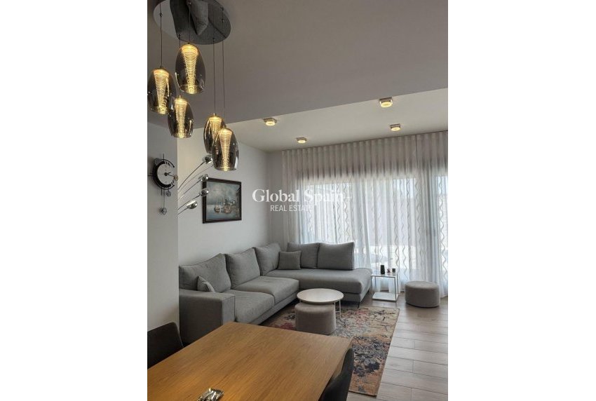 Revente - VILLA -
ORIHUELA COSTA - VILLAMARTÍN