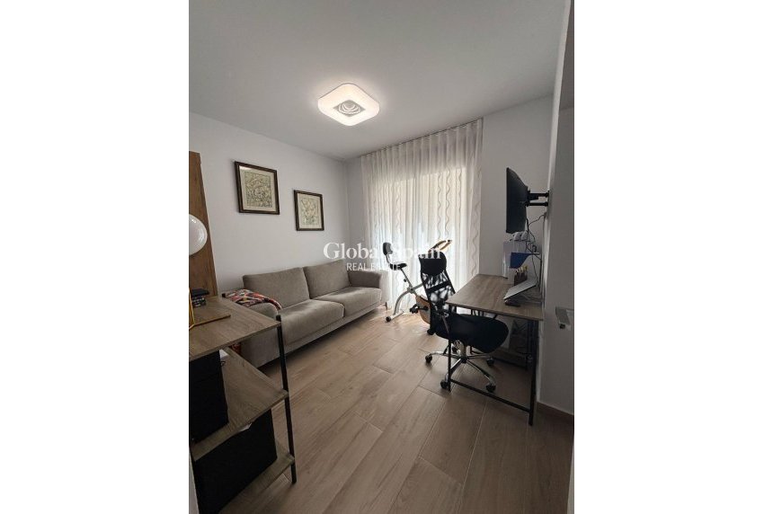 Revente - VILLA -
ORIHUELA COSTA - VILLAMARTÍN