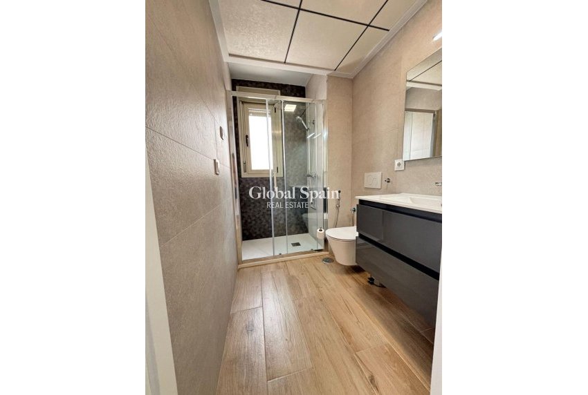 Revente - VILLA -
ORIHUELA COSTA - VILLAMARTÍN