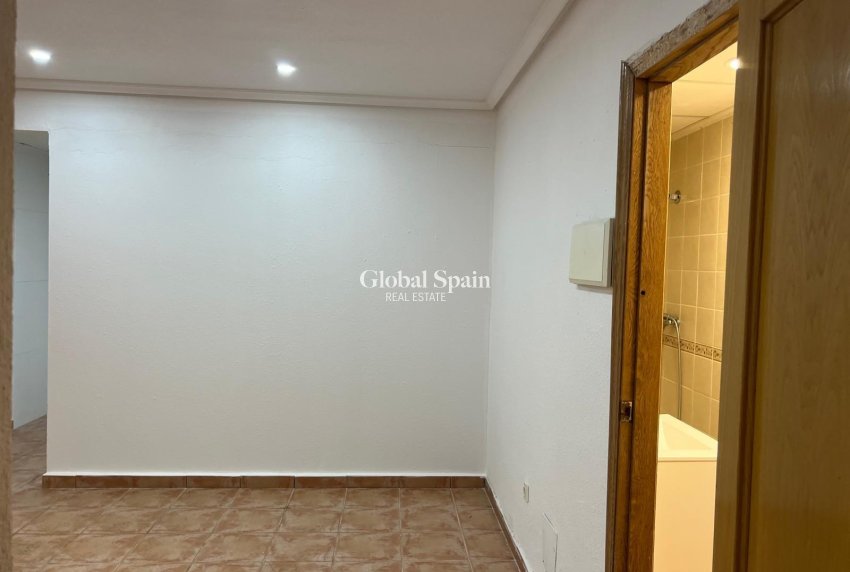 Revente - VILLA -
ORIHUELA COSTA - VILLAMARTÍN