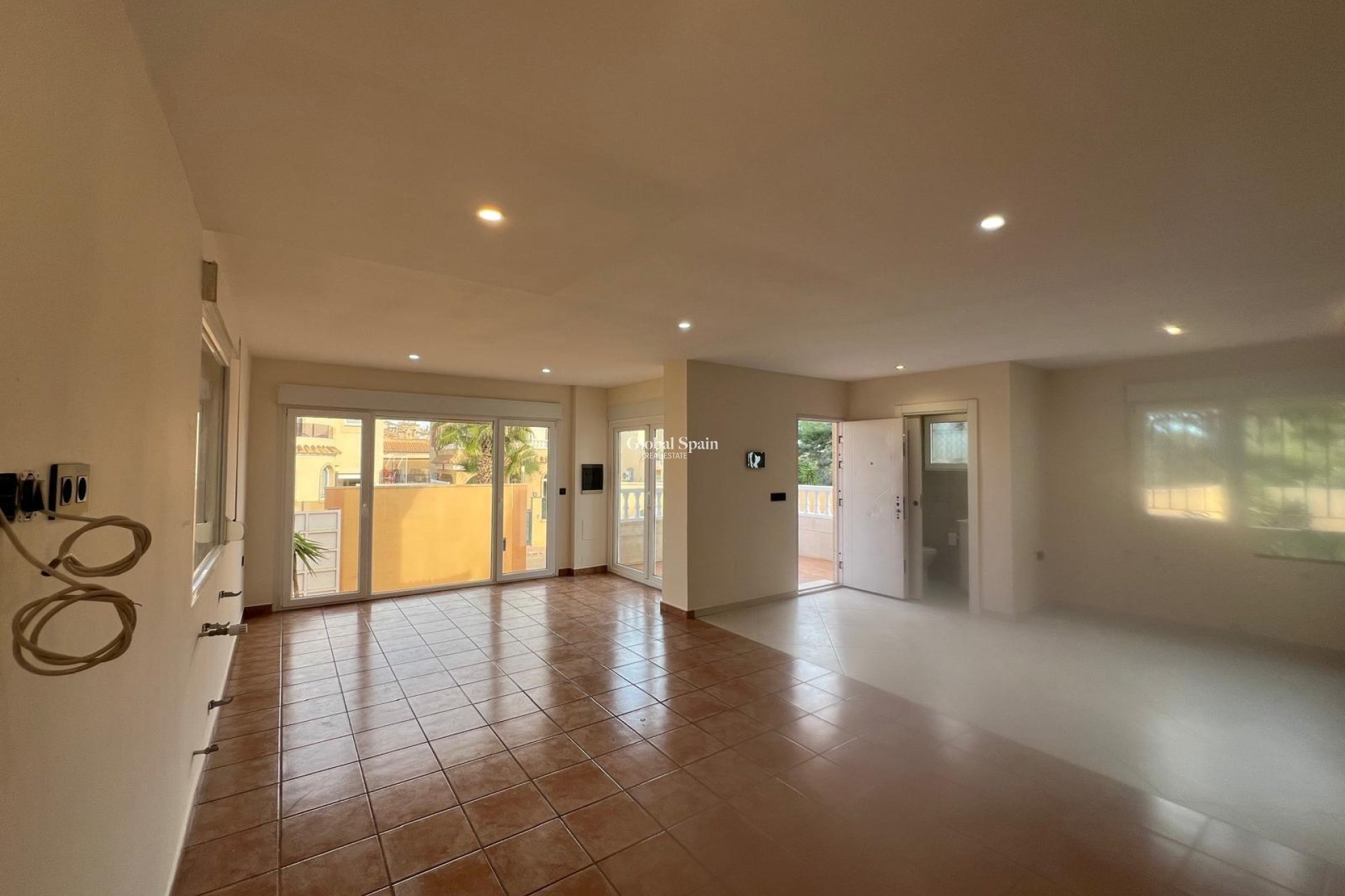 Revente - VILLA -
ORIHUELA COSTA - VILLAMARTÍN