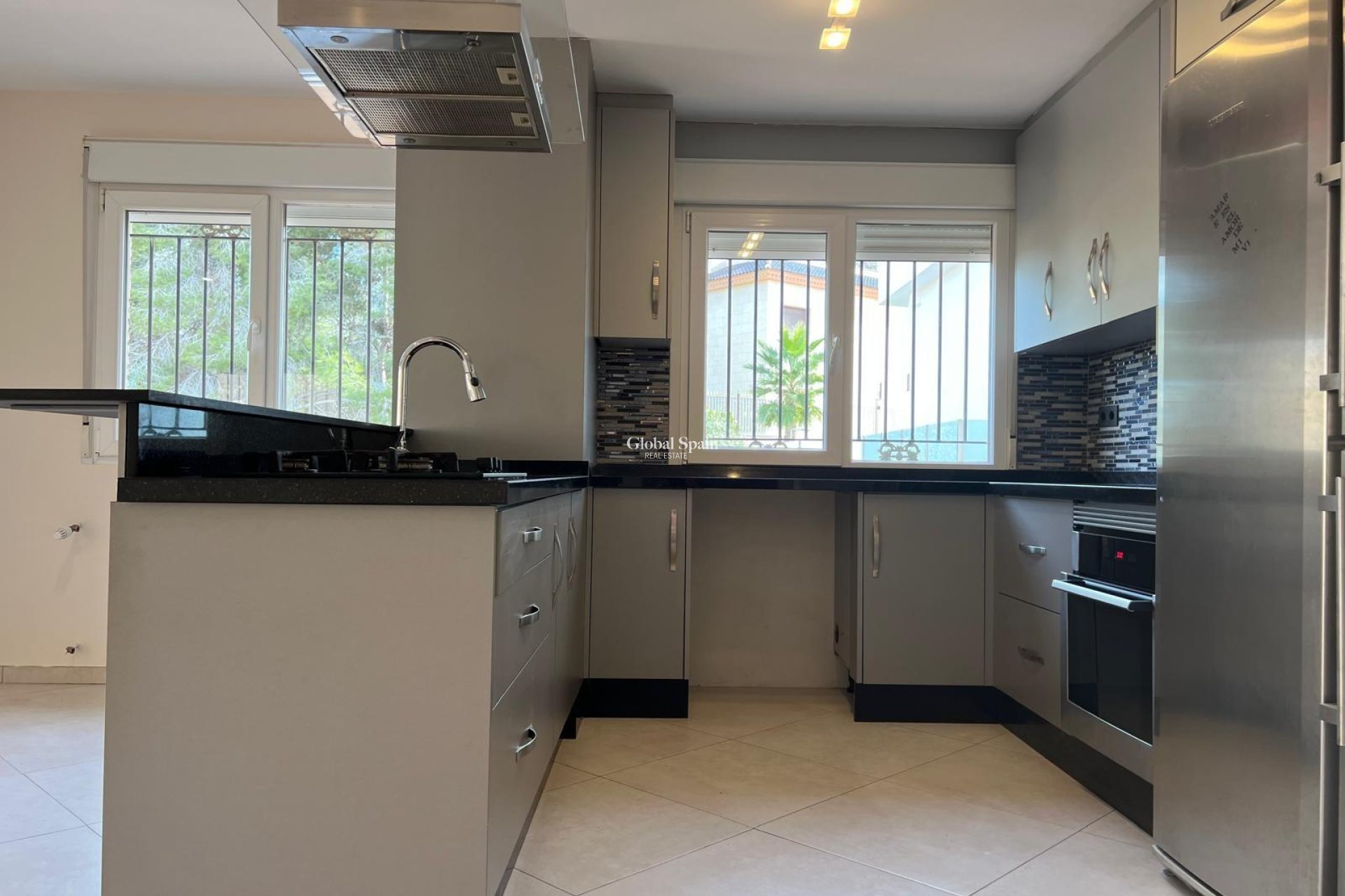 Revente - VILLA -
ORIHUELA COSTA - VILLAMARTÍN