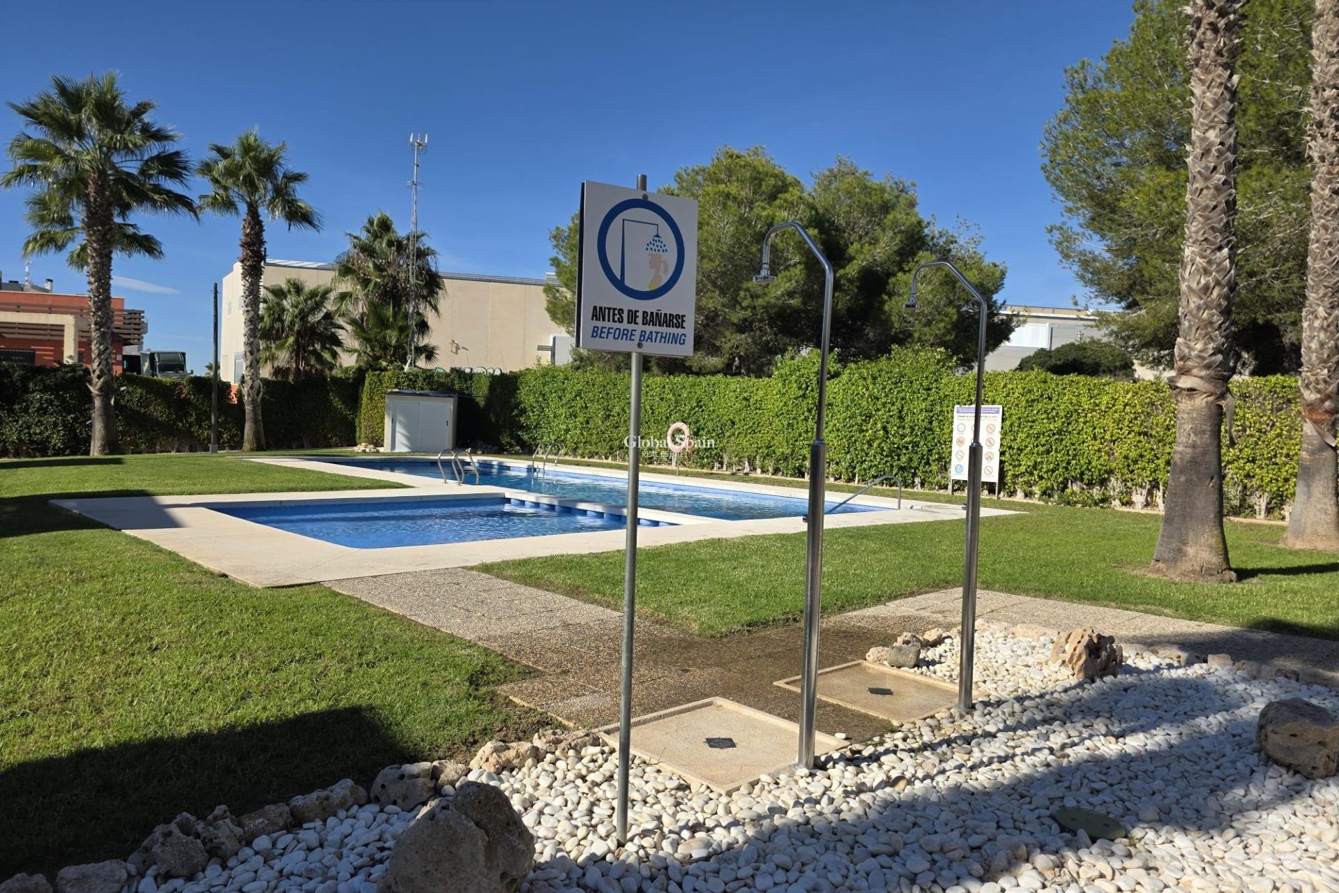 Revente - VILLA -
ORIHUELA COSTA - VILLAMARTÍN