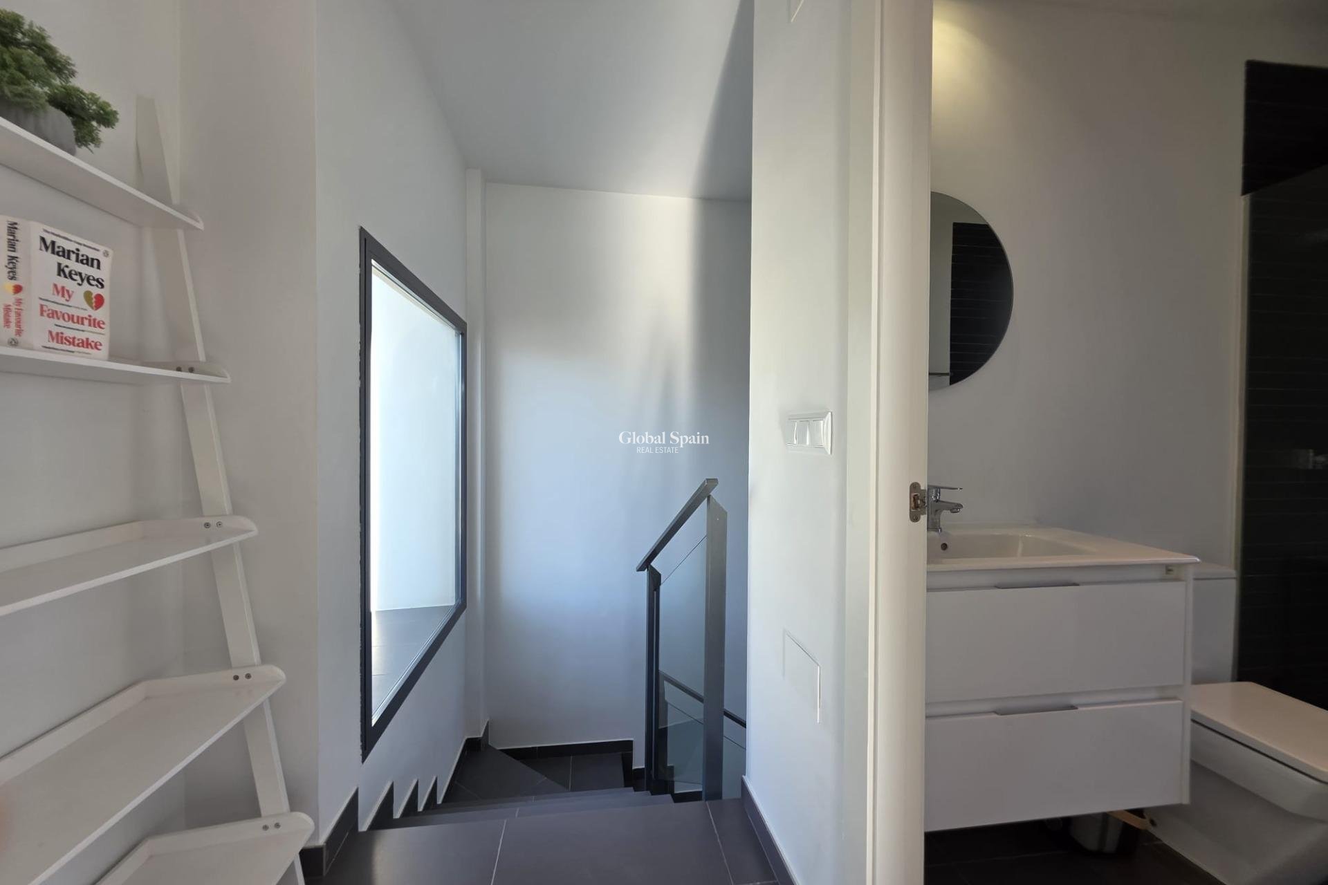 Revente - VILLA -
ORIHUELA COSTA - VILLAMARTÍN