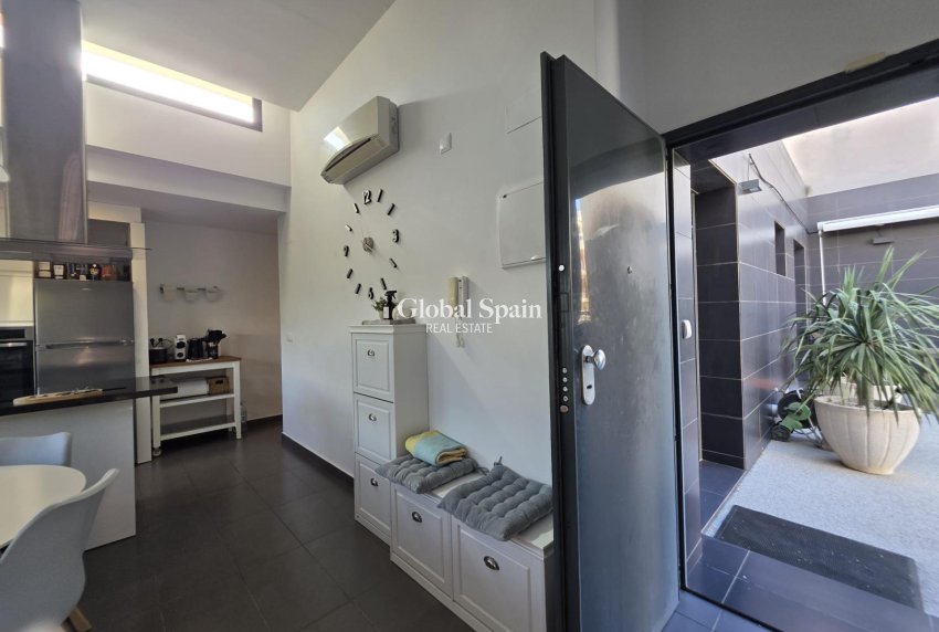 Revente - VILLA -
ORIHUELA COSTA - VILLAMARTÍN