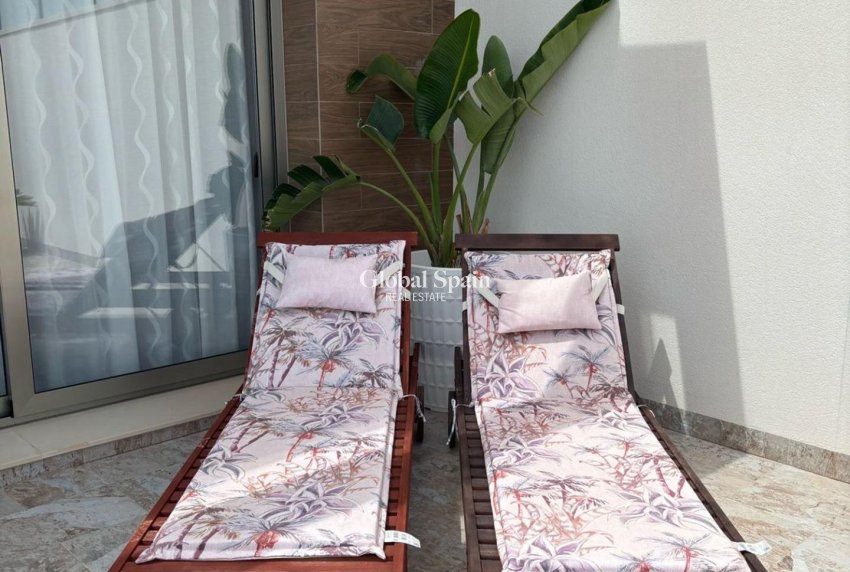 Revente - VILLA -
ORIHUELA COSTA - VILLAMARTÍN