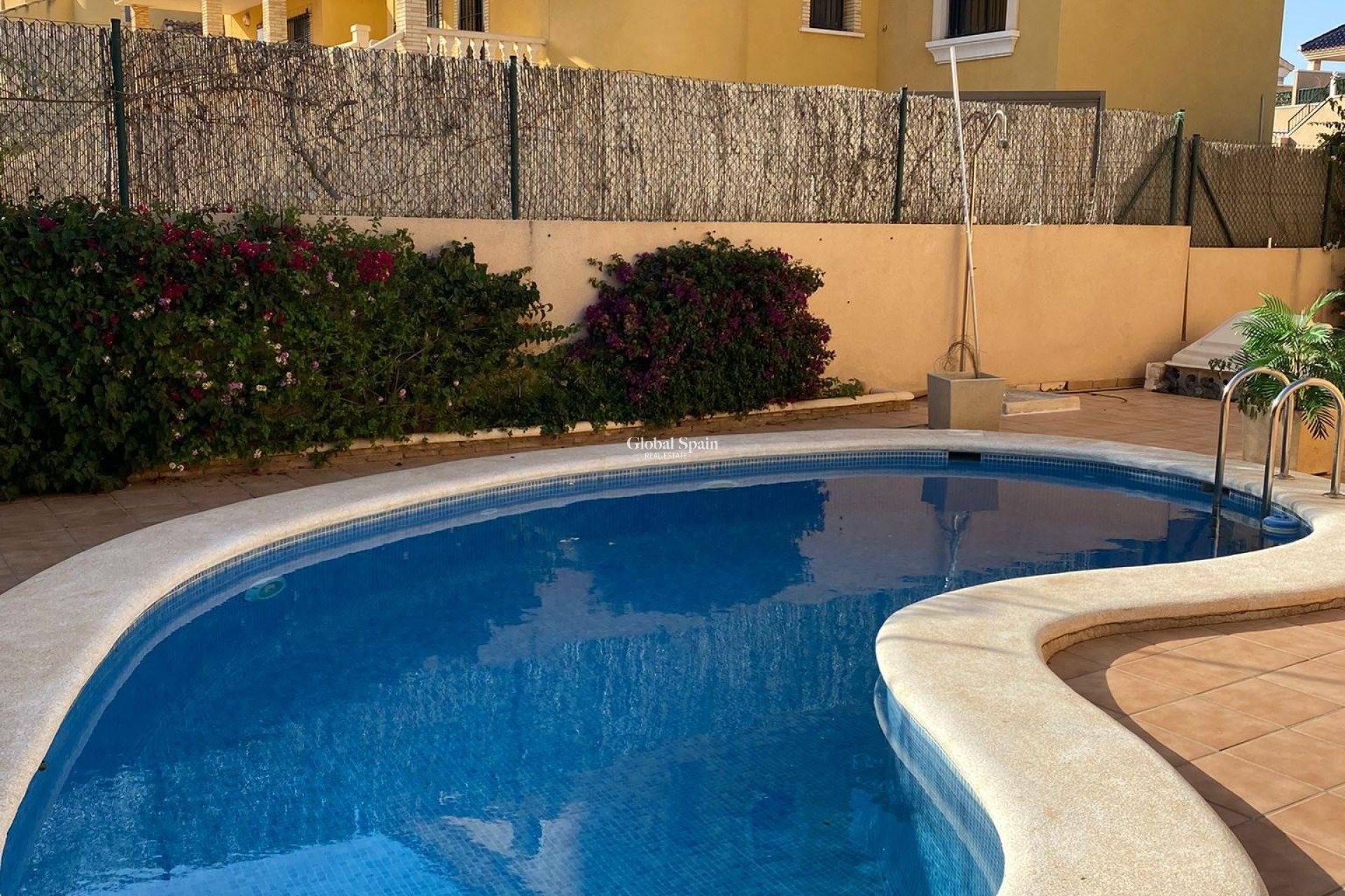 Revente - VILLA -
ORIHUELA COSTA - VILLAMARTÍN