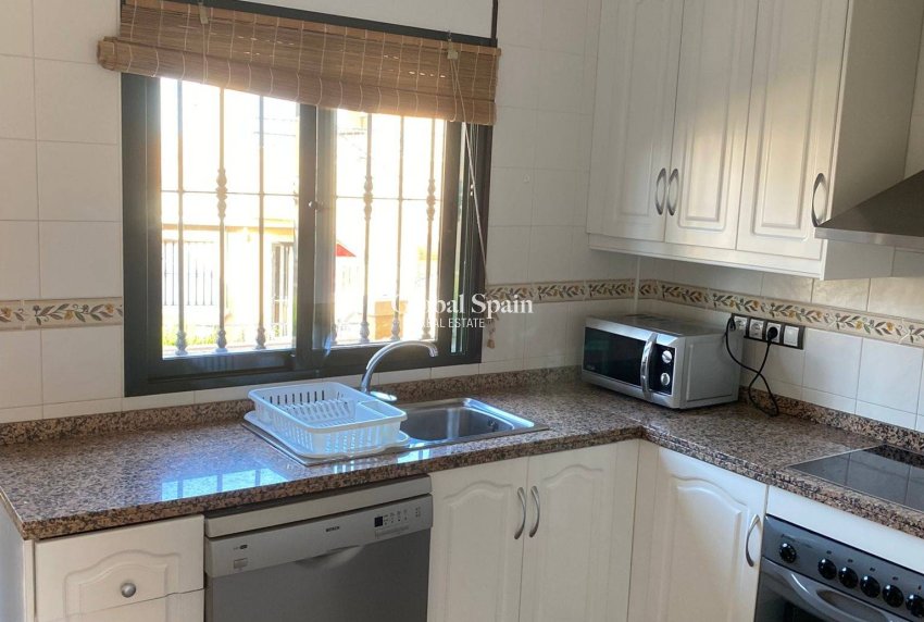 Revente - VILLA -
ORIHUELA COSTA - VILLAMARTÍN