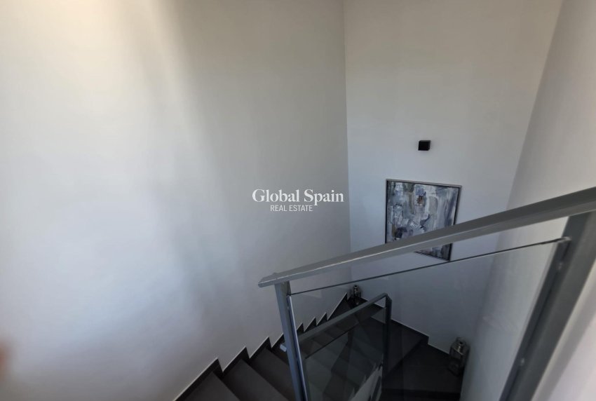 Revente - VILLA -
ORIHUELA COSTA - VILLAMARTÍN