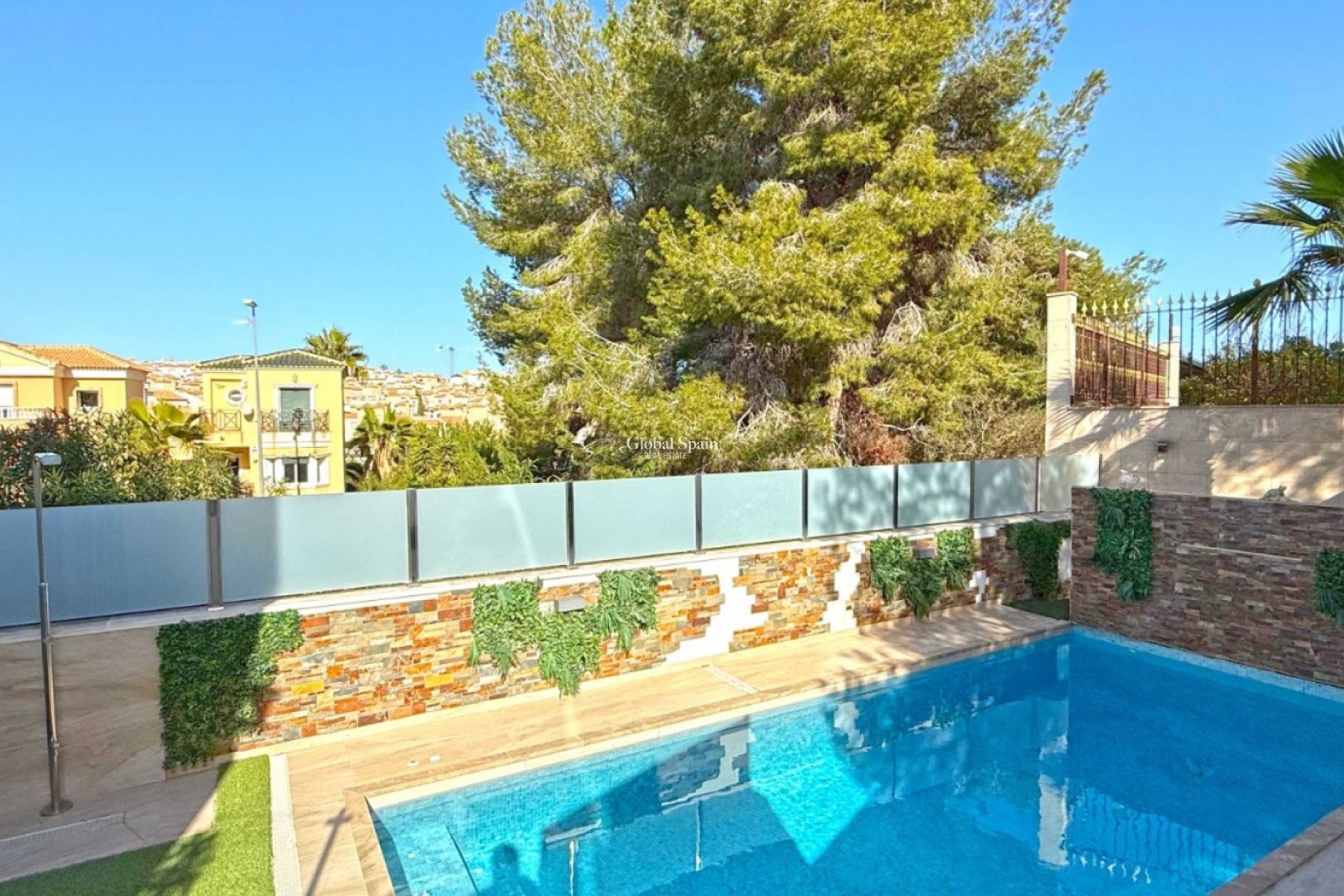 Revente - VILLA -
ORIHUELA COSTA - VILLAMARTÍN