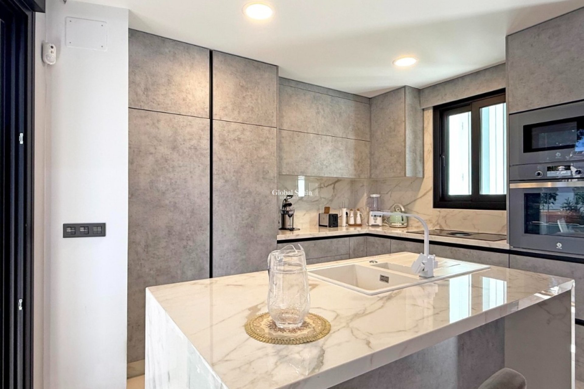 Revente - VILLA -
ORIHUELA COSTA - VILLAMARTÍN