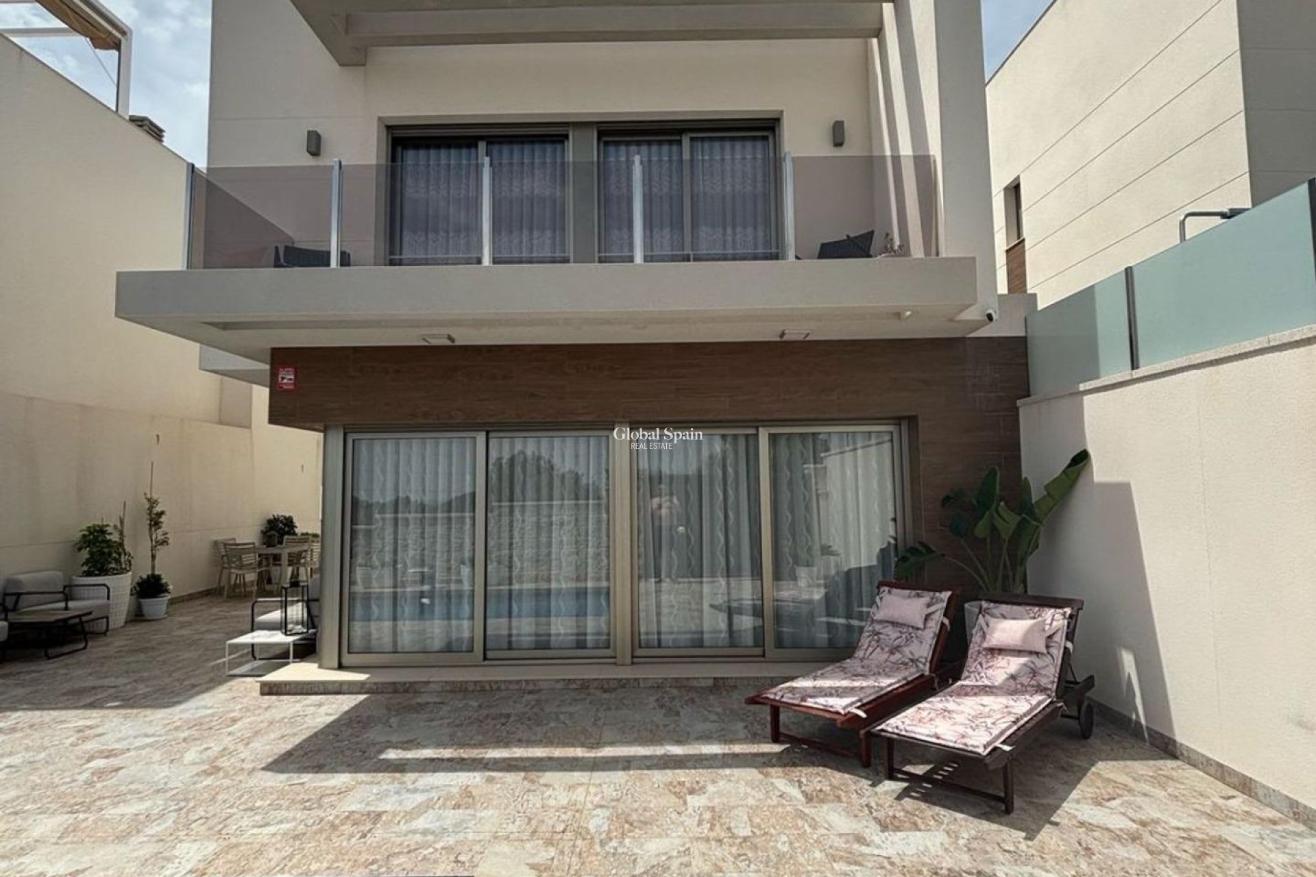 Revente - VILLA -
ORIHUELA COSTA - VILLAMARTÍN