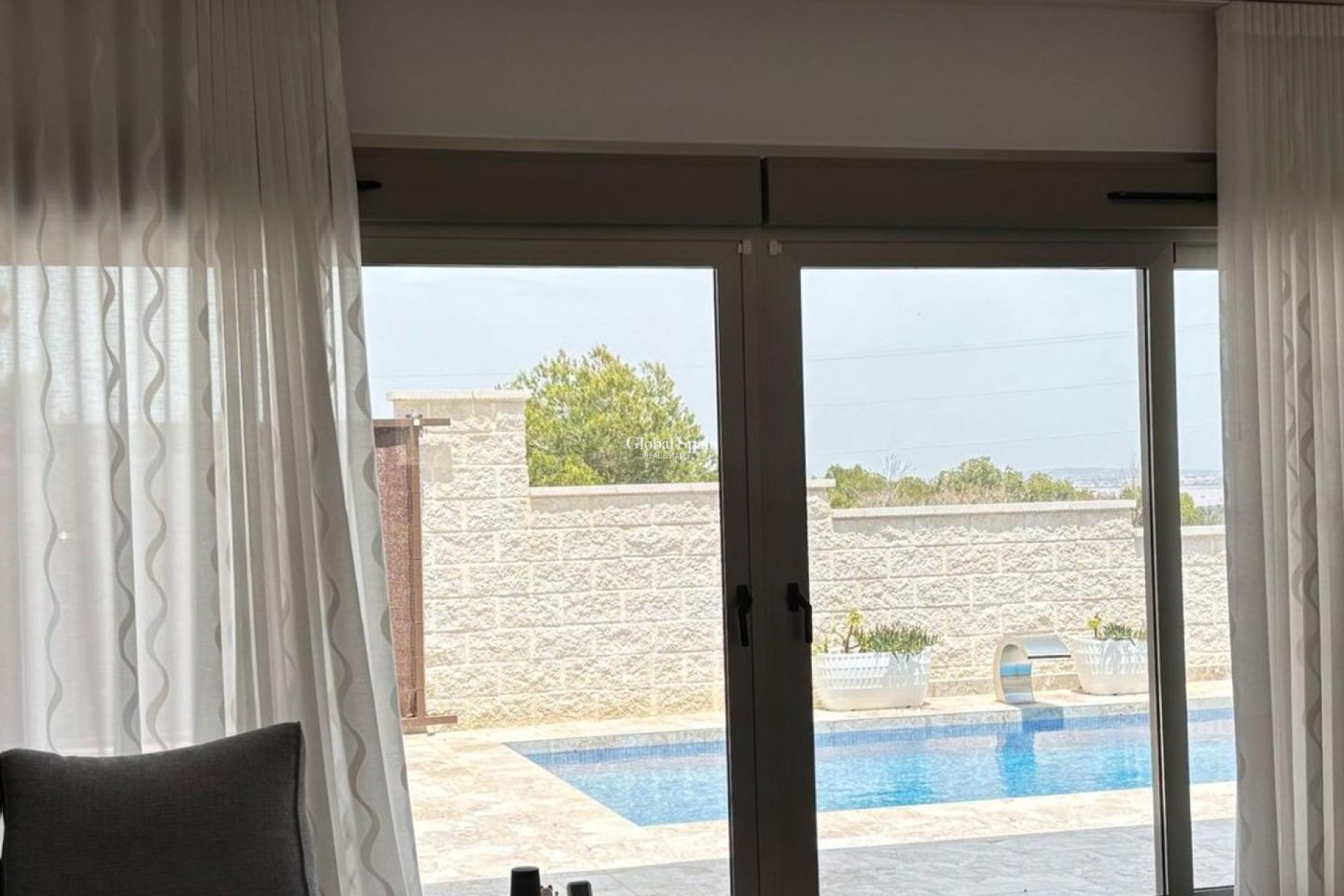 Revente - VILLA -
ORIHUELA COSTA - VILLAMARTÍN