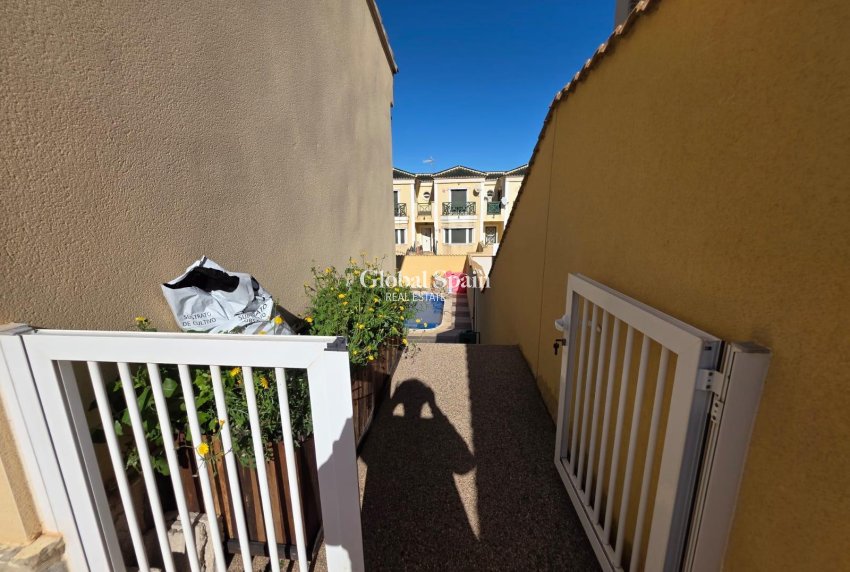 Revente - VILLA -
ORIHUELA COSTA - VILLAMARTÍN