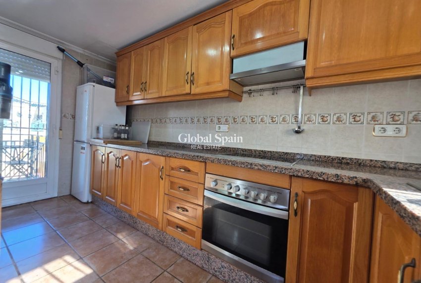 Revente - VILLA -
ORIHUELA COSTA - VILLAMARTÍN