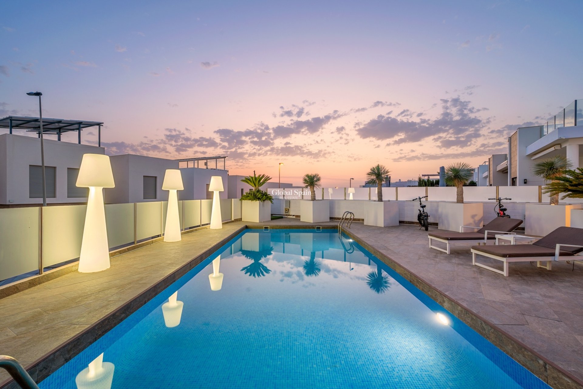 Revente - VILLA -
ORIHUELA COSTA - VILLAMARTÍN