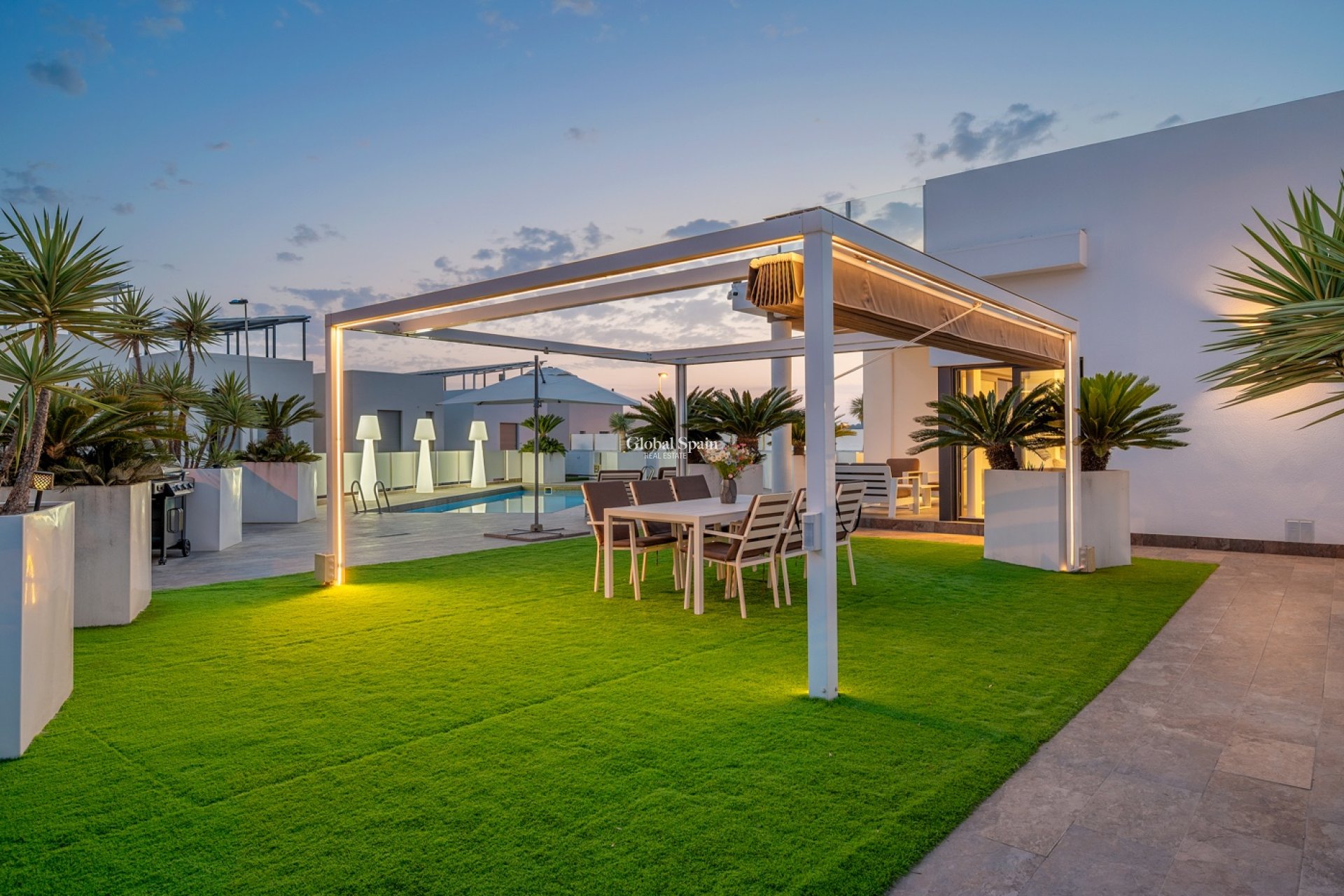 Revente - VILLA -
ORIHUELA COSTA - VILLAMARTÍN