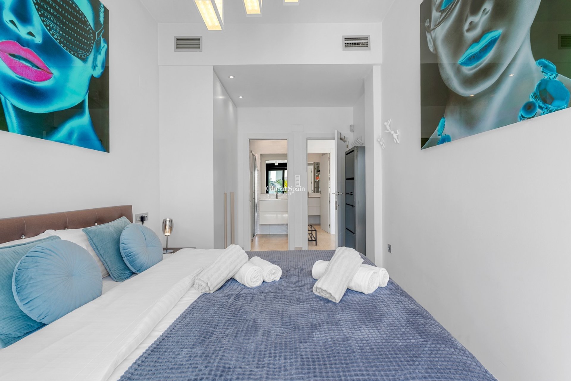 Revente - VILLA -
ORIHUELA COSTA - VILLAMARTÍN