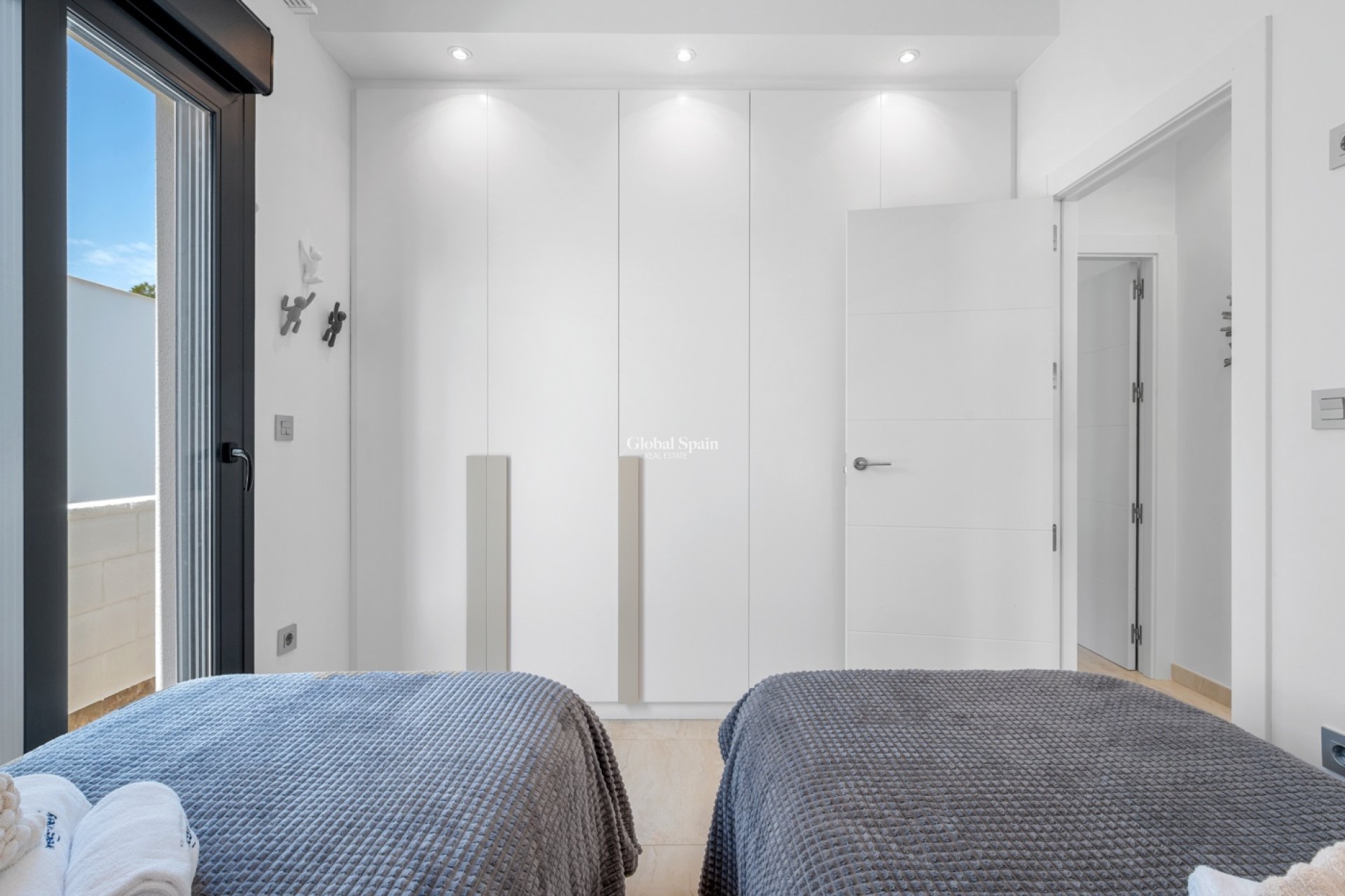 Revente - VILLA -
ORIHUELA COSTA - VILLAMARTÍN