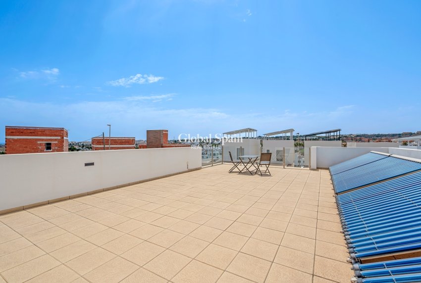 Revente - VILLA -
ORIHUELA COSTA - VILLAMARTÍN