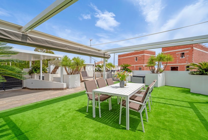 Revente - VILLA -
ORIHUELA COSTA - VILLAMARTÍN